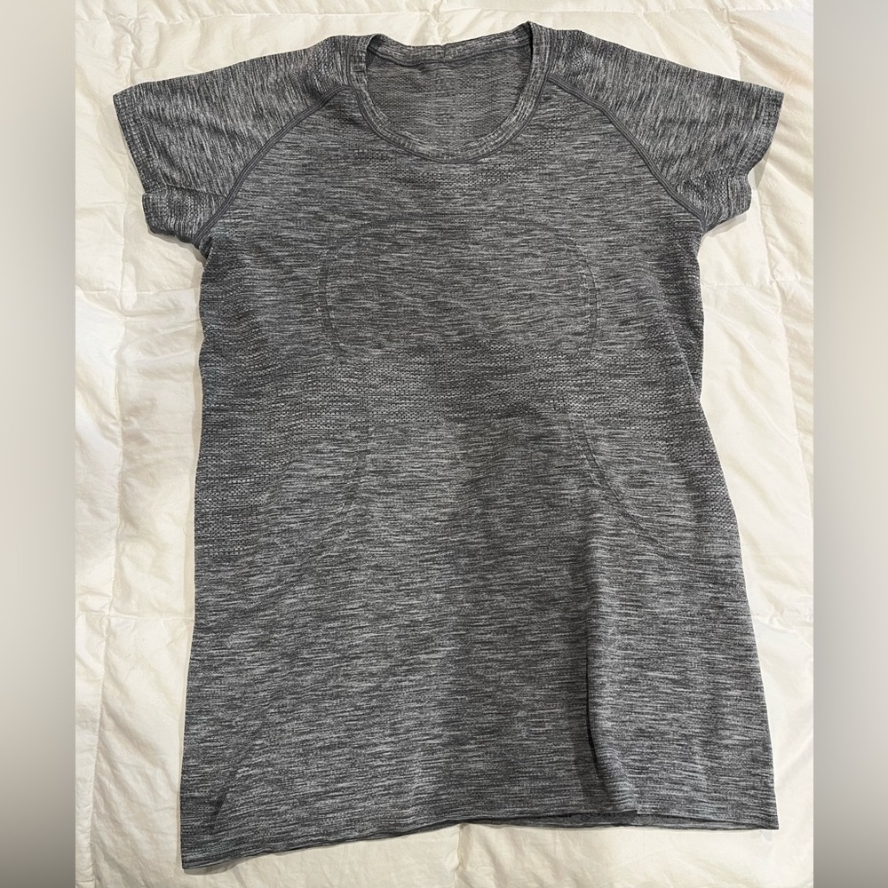 lululemon athletica Gray Short Sleeve Tee